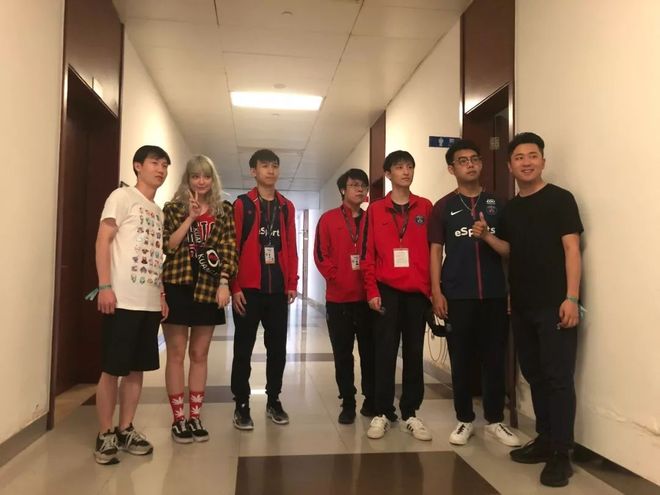 与附近面包